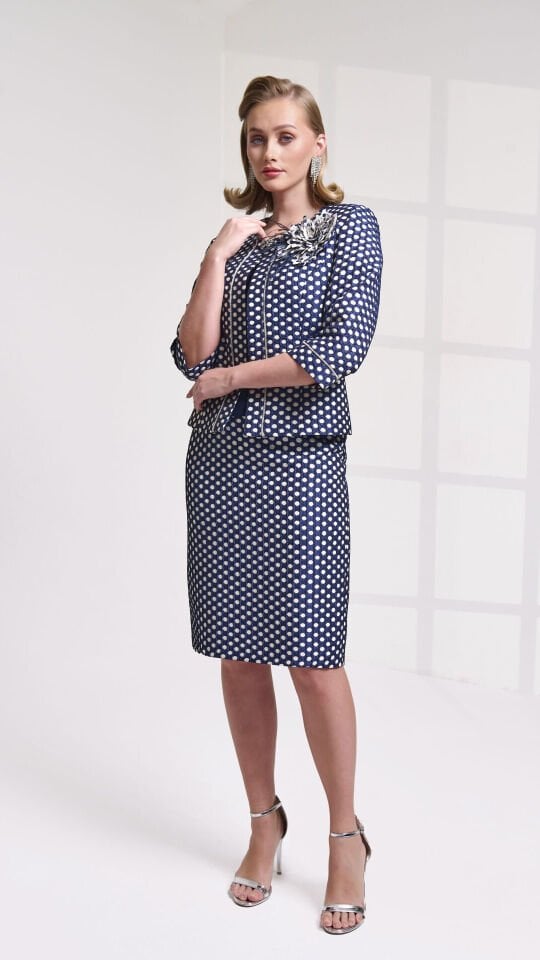 Doğaner Women | Puantiye Desenli Jakar Kumaş, Broş Detaylı, Etekli Kadın Takım Elbise (4307)